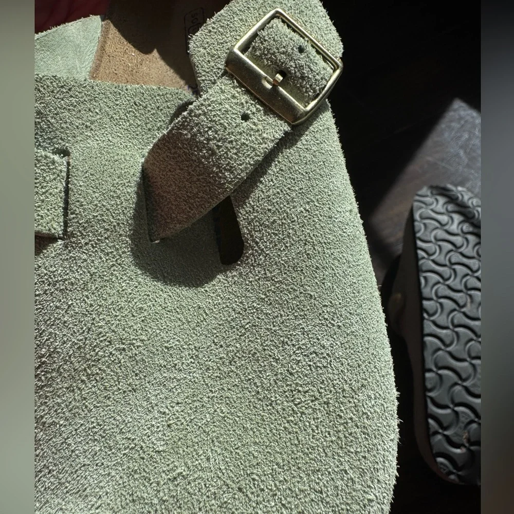 Birkenstock Boston soft footbed in suede in the color green tea. Size 39 - Picture 4 of 4